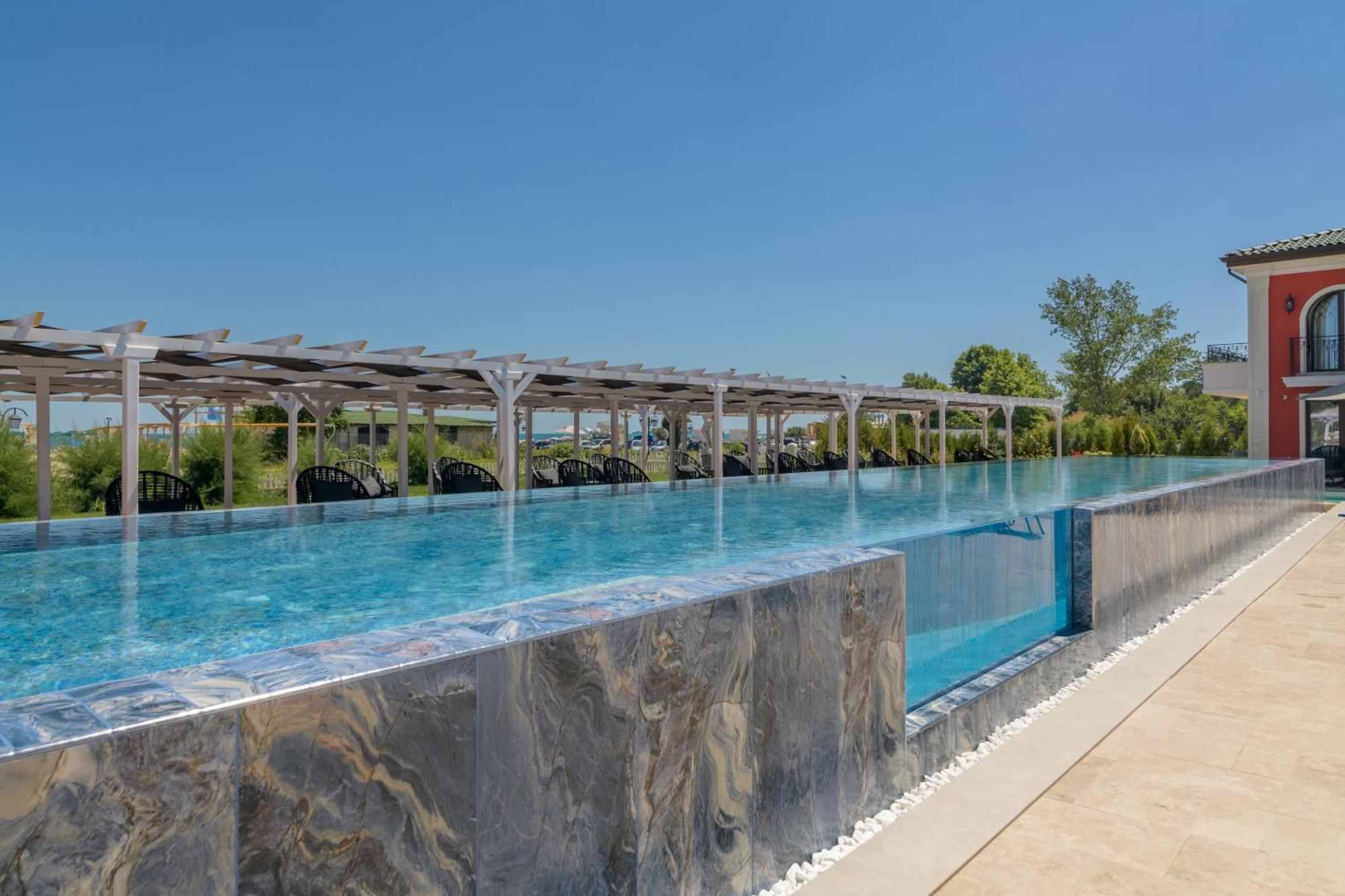 Villas For 4 Or 6 Adults In Therma Village Kranevo Exterior photo